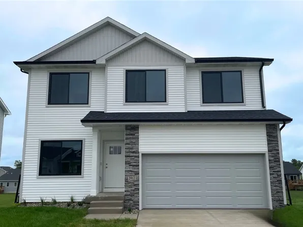 2912 Sayre Dr, Norwalk, IA 50211