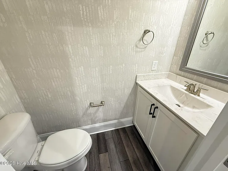 121 Lark Dr — Photo 15