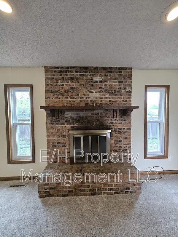 3 bed, 2.0 bath, 1700 sqft, $1,750 — Photo 4