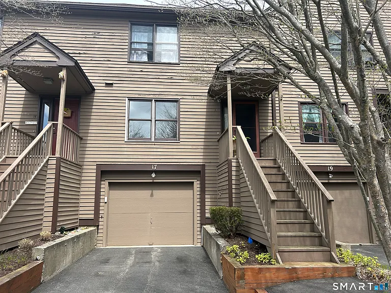 17 Eagle Rock Cir #17 — Photo 2