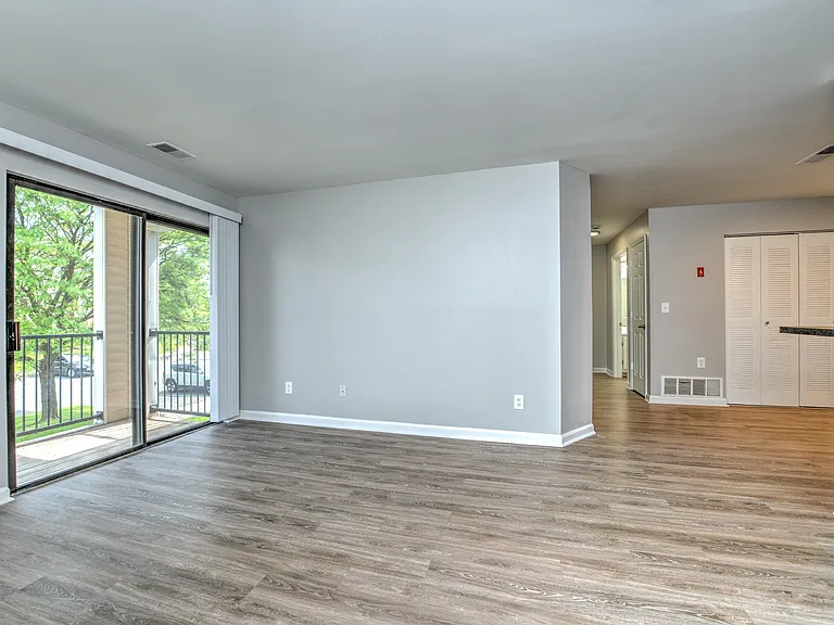 Boulder Pointe Apartments — Photo 16