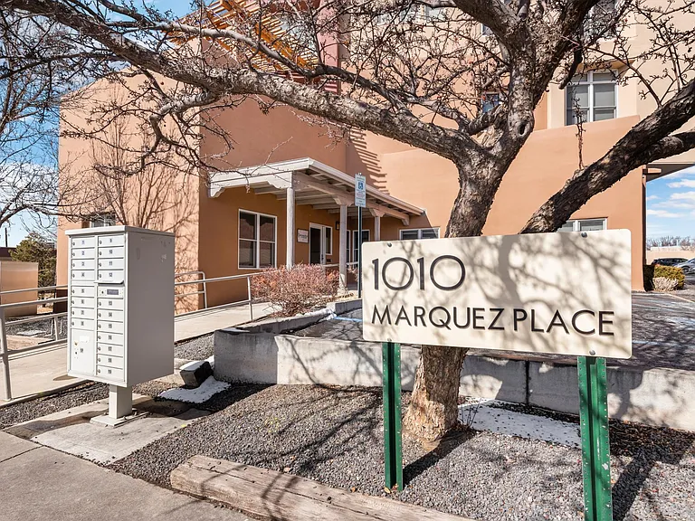 1010 Marquez Pl #L — Photo 5