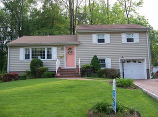 52 Holiday Dr, West Caldwell, NJ 07006