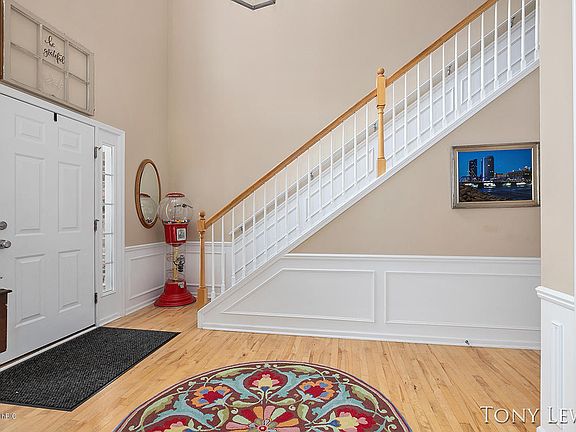 2nd image of 543 Rock Hollow Dr NE