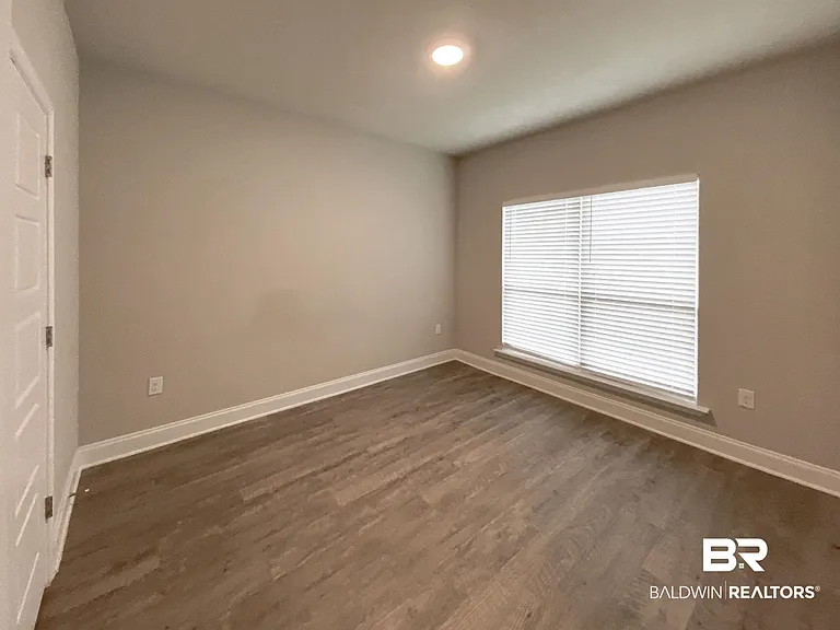 31436 Memphis Loop — Photo 9