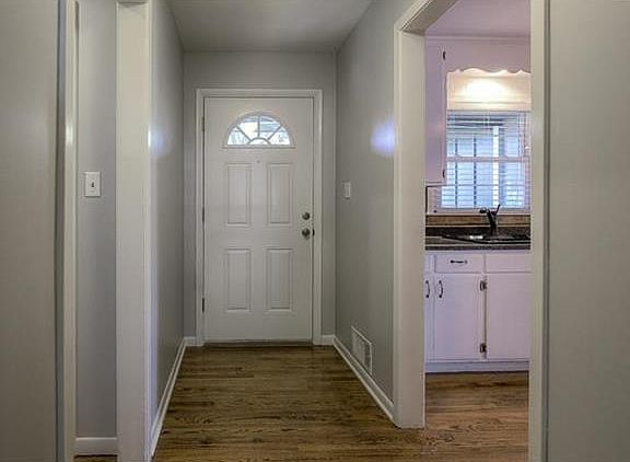 4th image of 6812 Mastin Dr