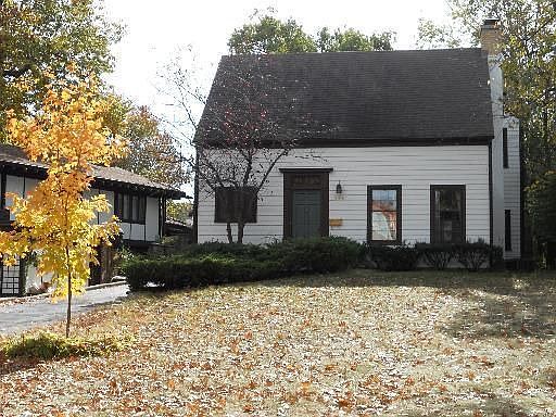 1st image of 834 Marion Ave