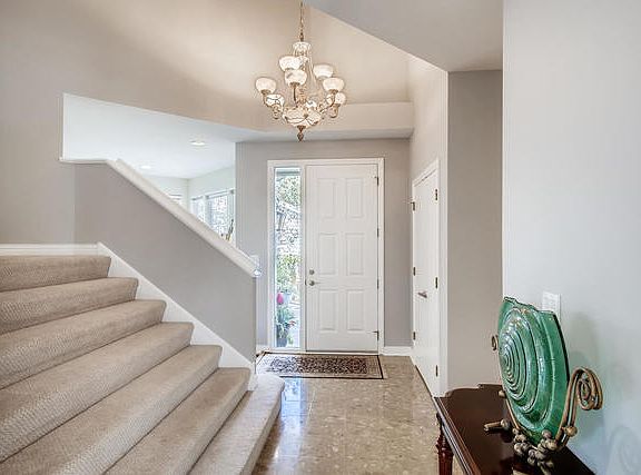4th image of 374 Shadow Creek Ln