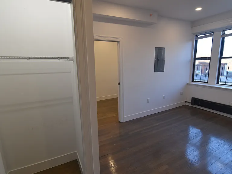 11 Queensberry St #19 — Photo 3
