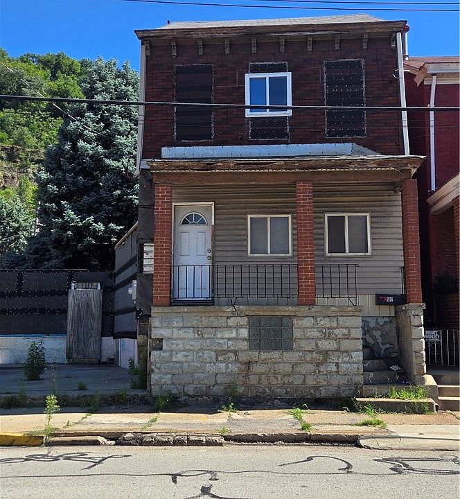 1st image of 102 N Main St
