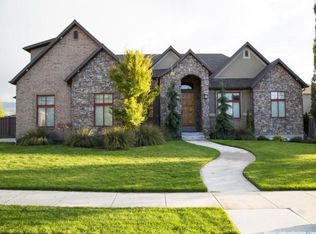 97 W 425 S, Centerville, UT 84014