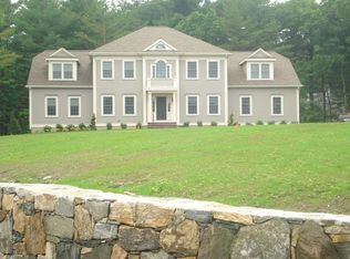 55 Colts Xing, Canton, MA 02021