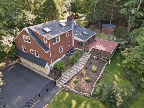 3 Gravel Hill Rd, Kinnelon Boro, NJ 07405