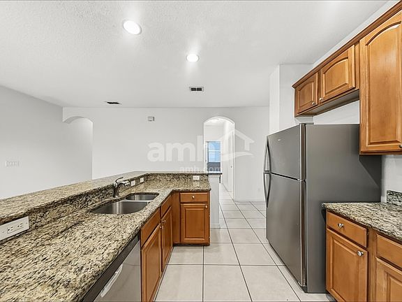 3rd image of 1726 Palmerston Cir