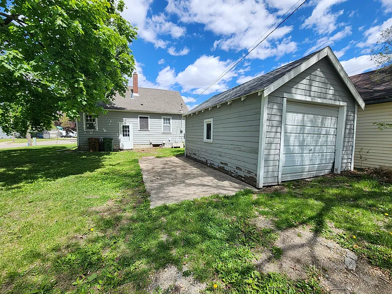 661 Dawson St — Photo 13