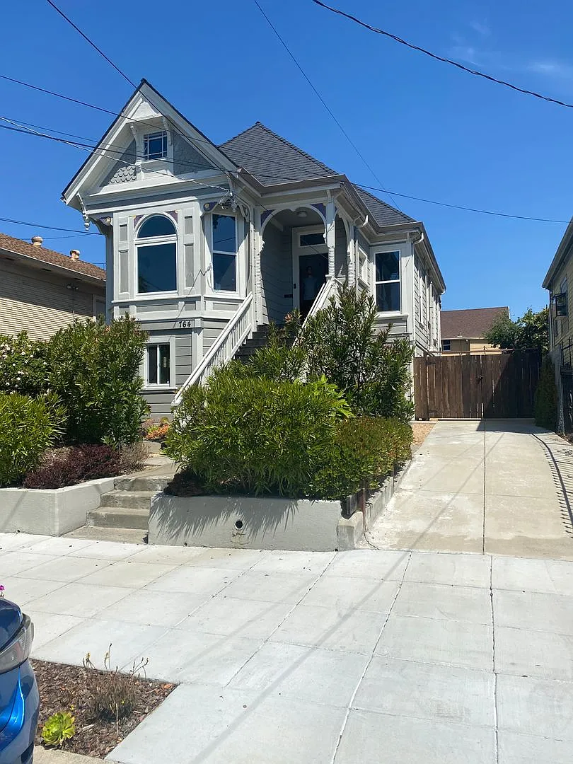 Building Photo - 764 59th