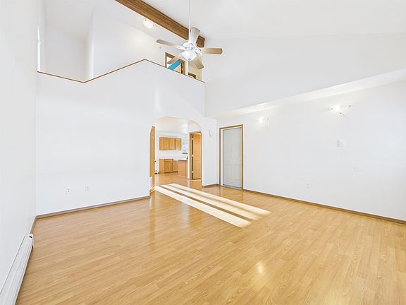 2nd image of 1427 Garay St