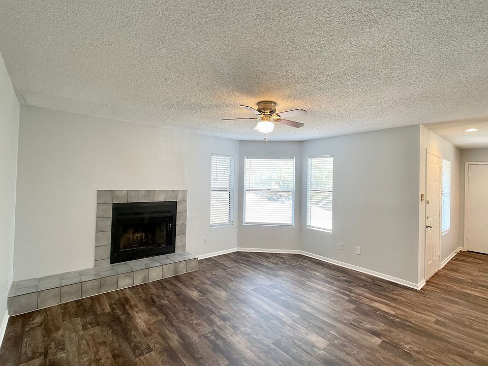 8805 Schick Rd APT D, Austin, TX 78729 | Zillow