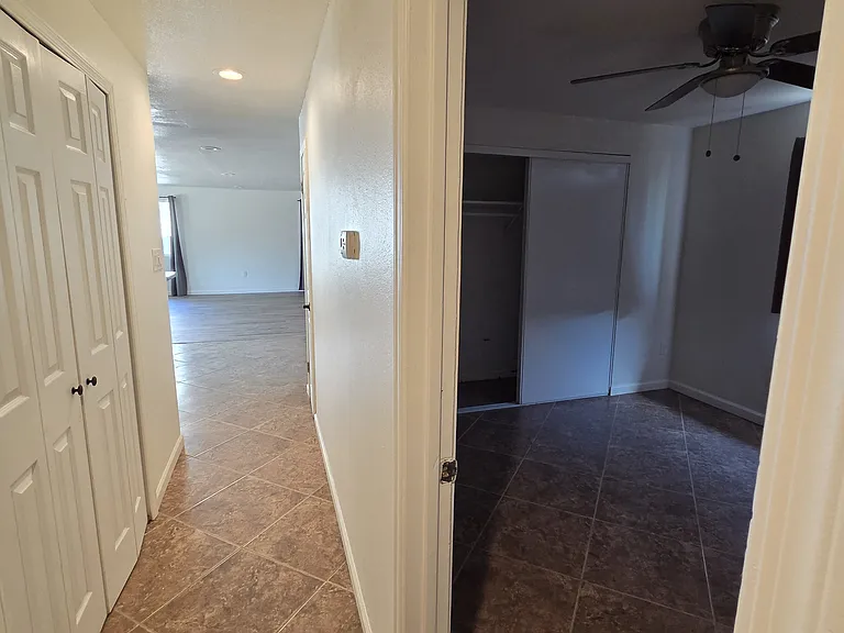 3643 E Ludlow Dr — Photo 12