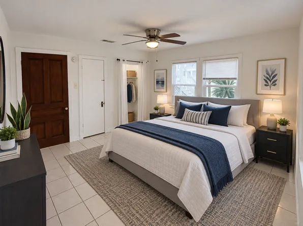 5807 Avenue S 1/2, Galveston, TX 77551