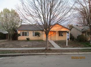 734 11th Ave, Kingsburg, CA 93631
