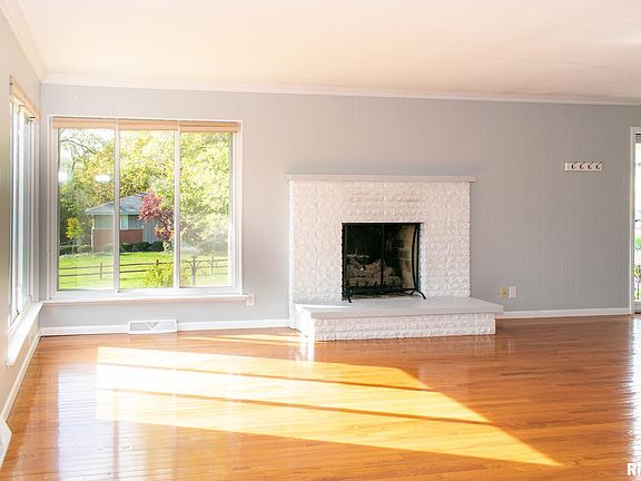 4th image of 5026 N Mansfield Dr