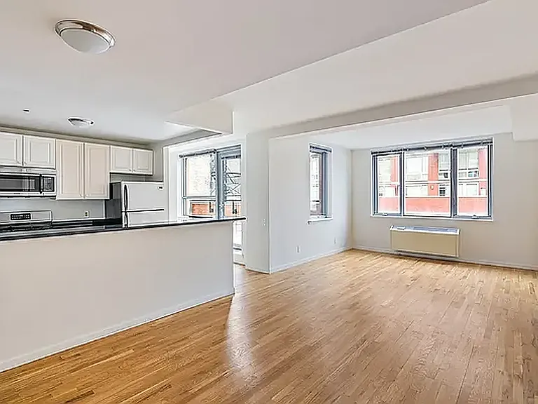 160 W 22nd St #1002 — Photo 3