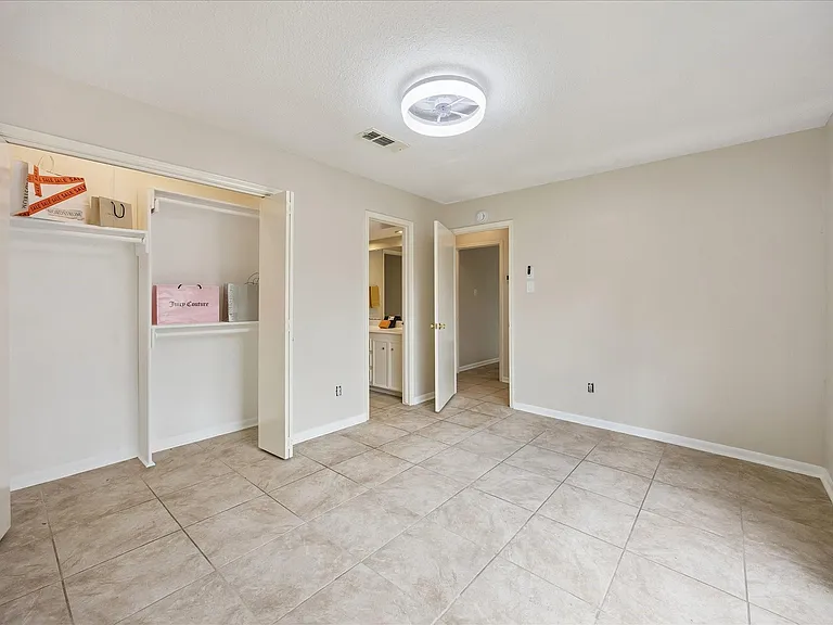 8018 Cobblefield Ln — Photo 13