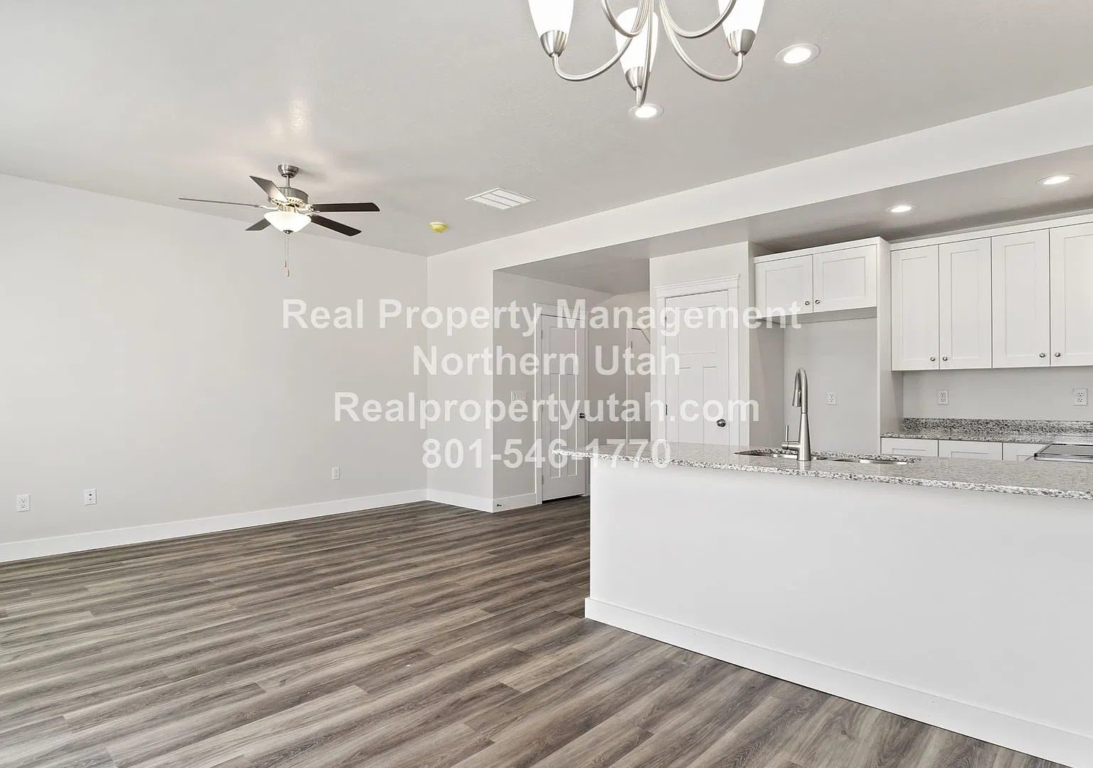 Gorgeous 3 Bedroom Townhome in Morgan! — Photo 4