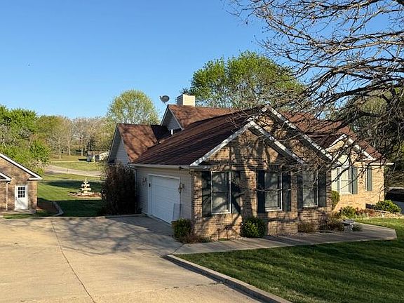 3rd image of 705 E Pamela Drive