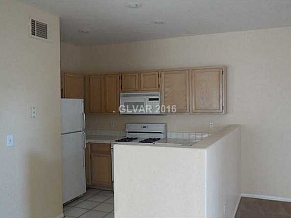 3rd image of 1718 N Jones Blvd