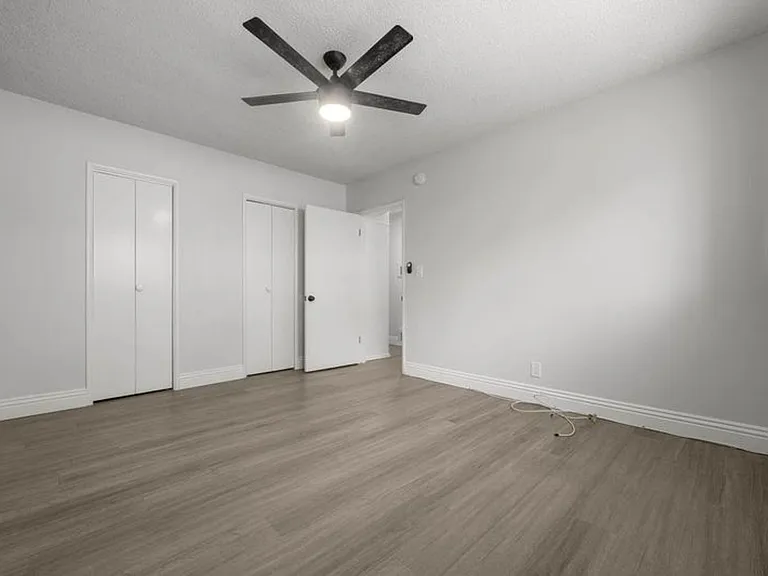 3907 Roxanne Ave — Photo 16