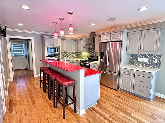 5th image of 2603 Rockefeller Rd