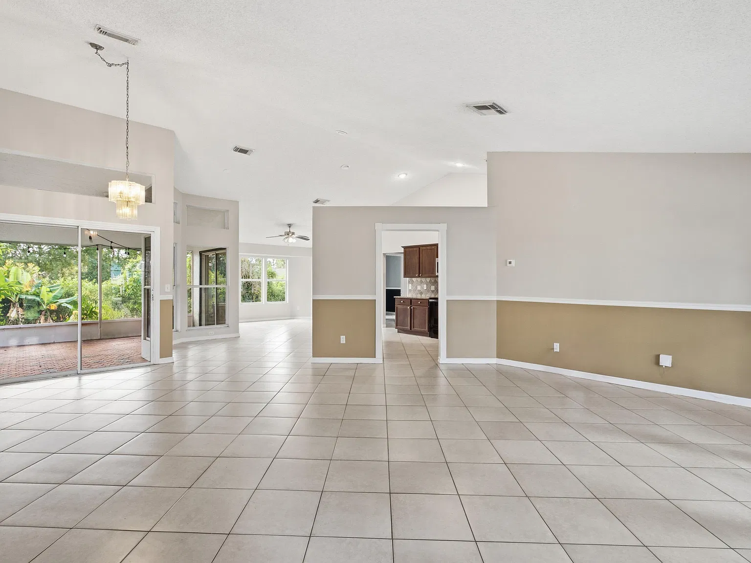 3 bed, 2.0 bath, 1560 sqft, $2,550 — Photo 4