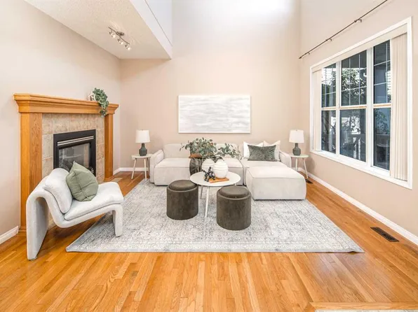 66 NE Royal Oak Grv NW, Calgary, AB T3G 5P3