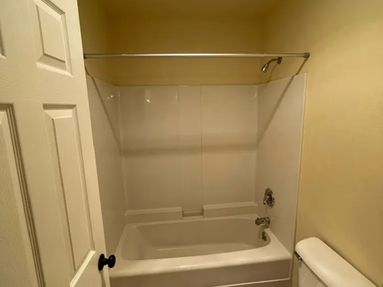 1308 W Babcock St #D — Photo 22