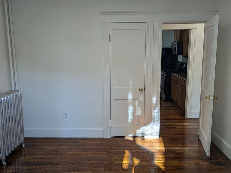 545 Revere St — Photo 5