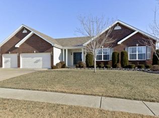 2071 Roselake Cir, Saint Peters, MO 63376