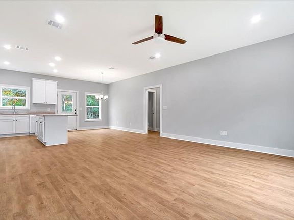 5th image of 707 Sandybrook Dr