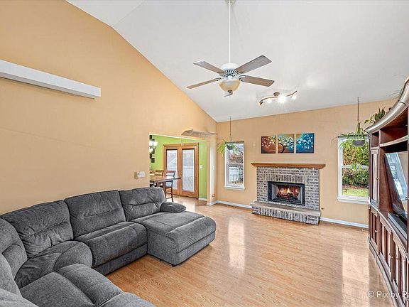 3rd image of 408 Magnolia Dr