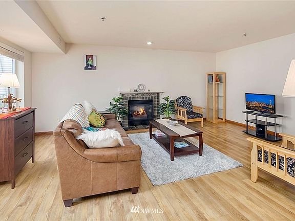 3rd image of 16225 Northup Way APT A206