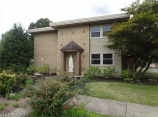 1401 Moncrest Dr NW, Warren, OH