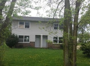 849 Washington St, Woodstock, IL 60098