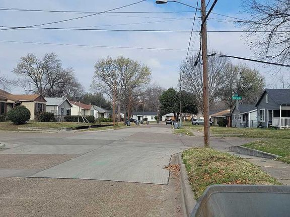 5th image of 4607 Electra St