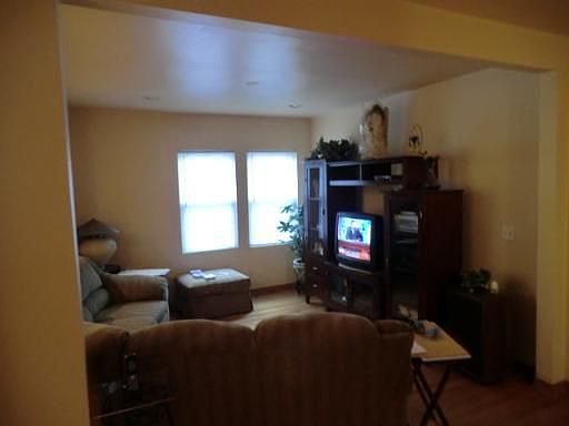 5th image of 87 Huron St