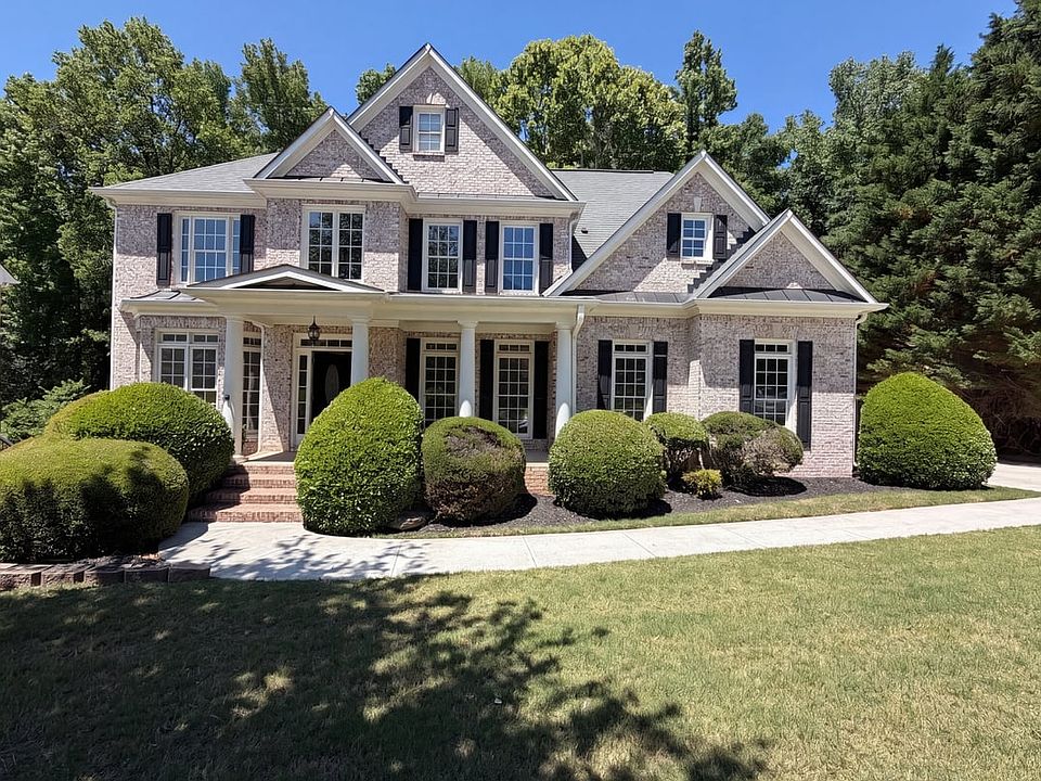 1st image of 811 Windsor Creek Dr