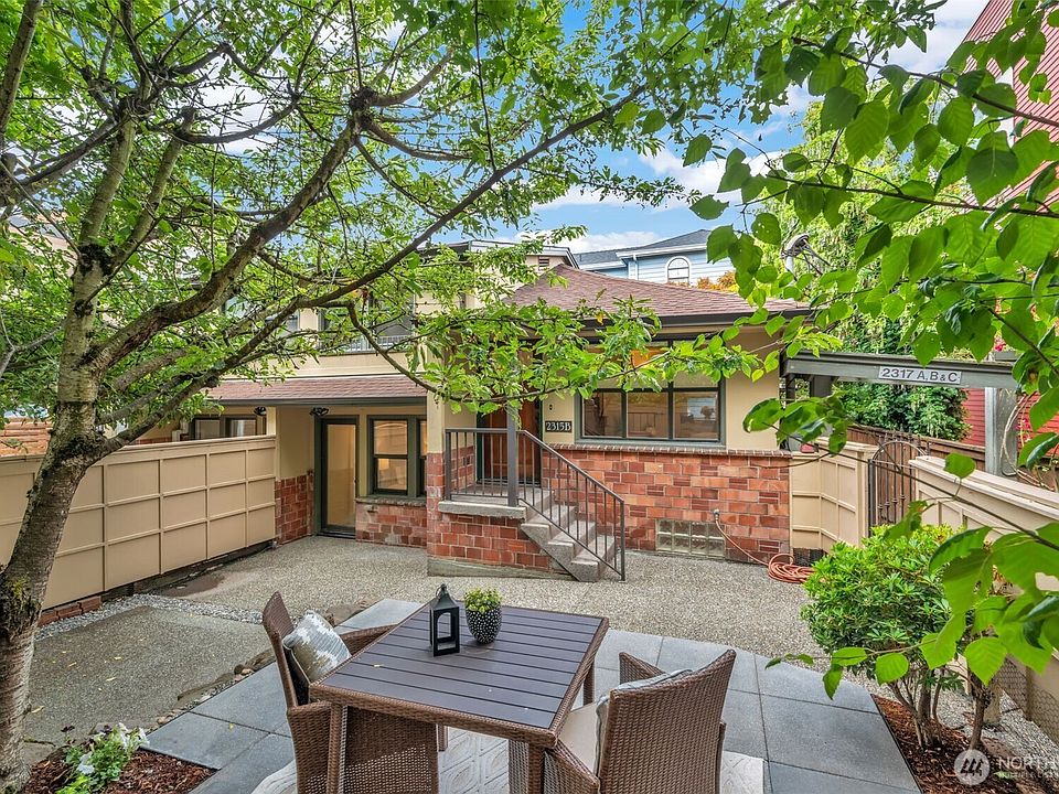 1st image of 2315 B Franklin Avenue E #B