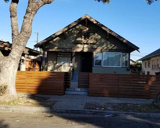 2nd image of 249 W 42nd Pl