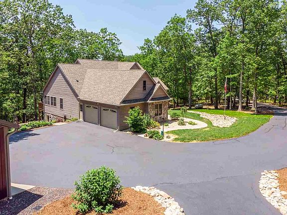 3rd image of 912 Chinquapin Dr