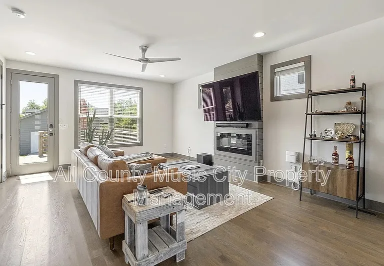 1507B 14th Ave N — Photo 12